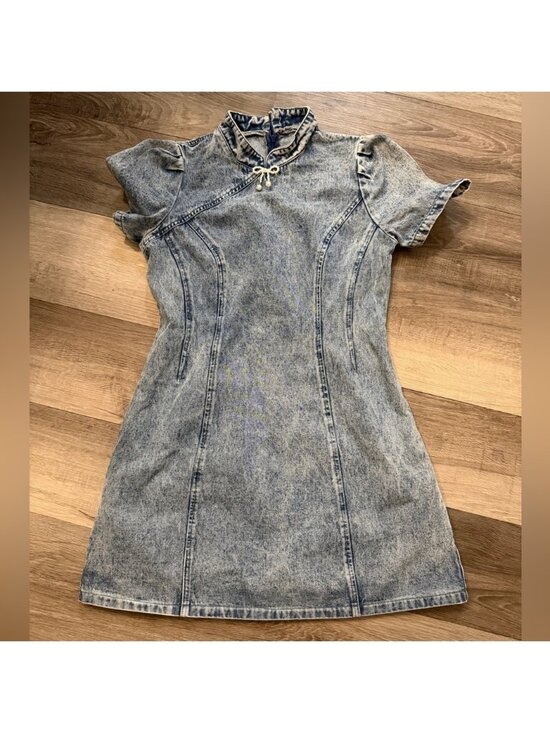 Dresses & Skirts - Denim Mini Dress with Puff Sleeves And Pearl Bow